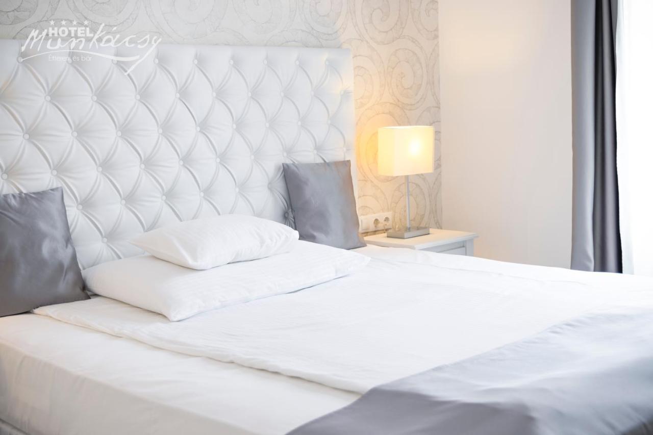 Munkacsy Hotel Bekescsaba Bagian luar foto